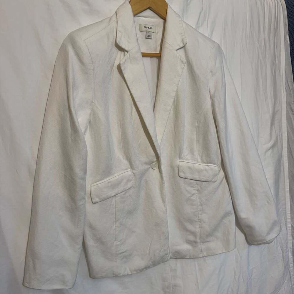 On 34th Blazer Size 4 White Single Button Lapel Pocket Jacket
